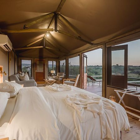 Hlosi Game Lodge - Amakhala Game Reserve Buyskloof Eksteriør bilde